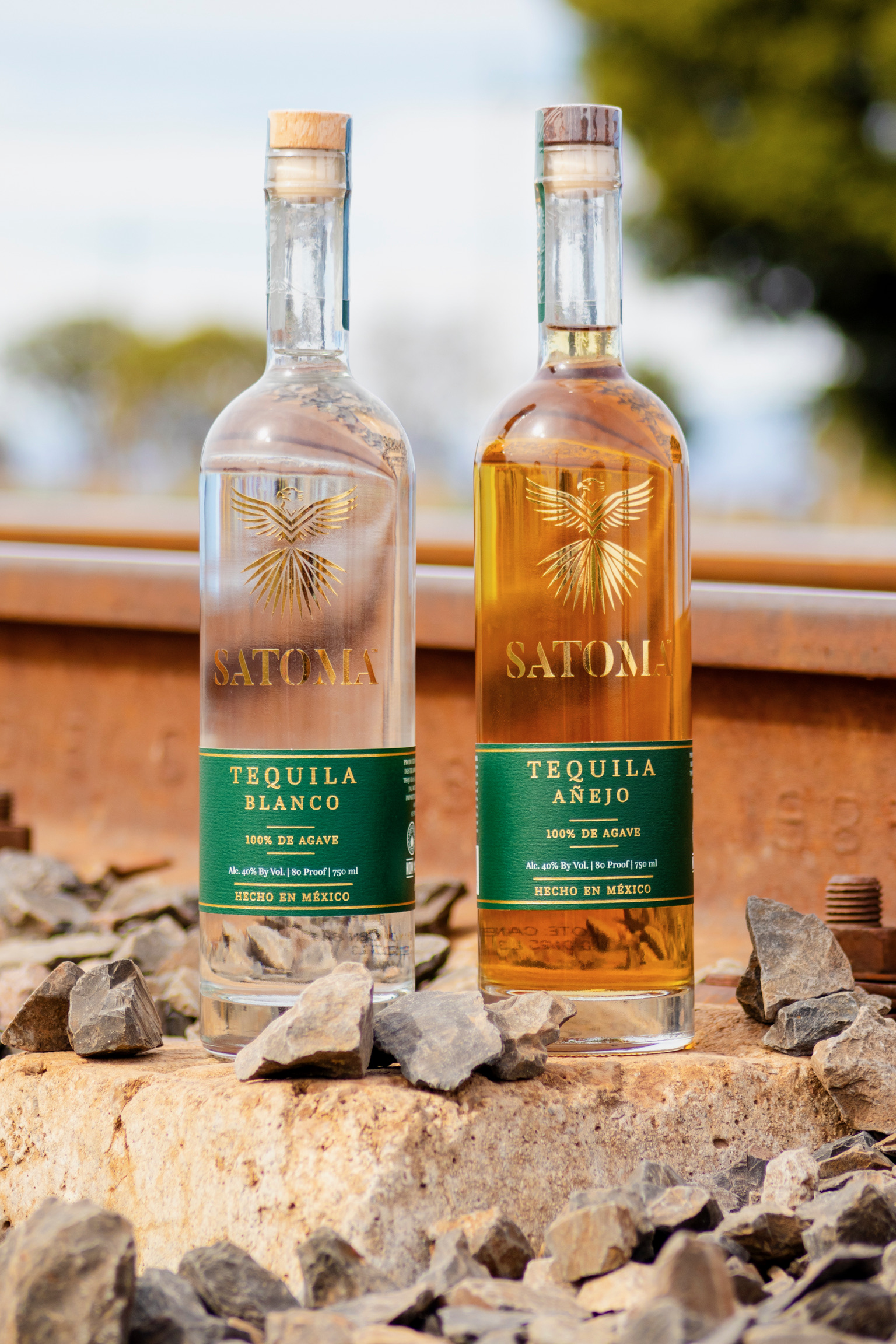 Satoma Blanco y Añejo sobre rocas